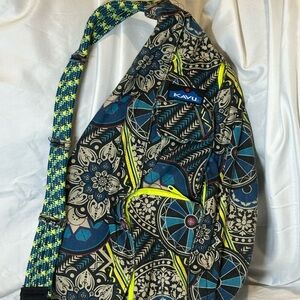 KAVU Geometric Floral Rope Sling Bag